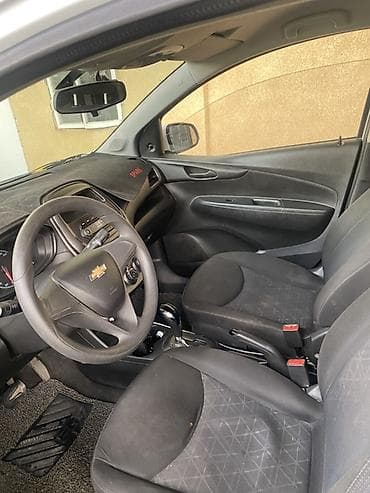 Chevrolet Spark: 2020 г., 1 л, Автомат, Бензин, Хэтчбэк — 4