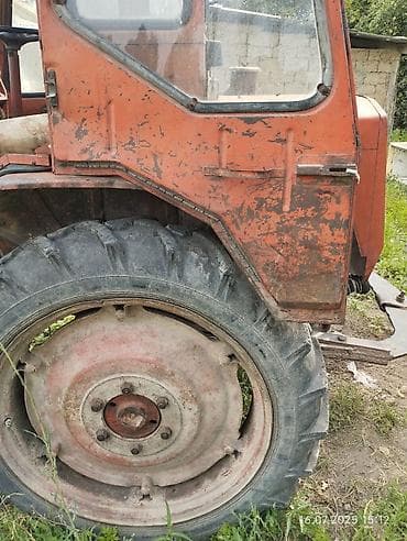 Трактор т16 (СССР) всё в хорошем состоянии только кодового стекла нету