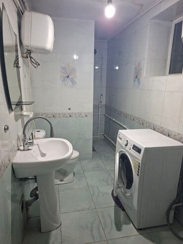 сдаю дом без хозайн: Сдаётся дом 2 комнаты до апреля. Есть холодильник, автомат плита. ул — 3