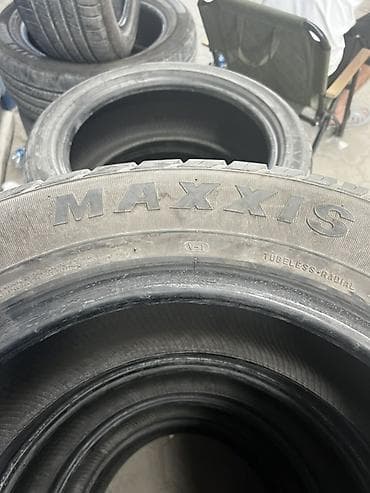 265: Шины 265 / 60 / R 18, Б/у, Комплект, Внедорожные (АТ/МТ), Maxxis — 2