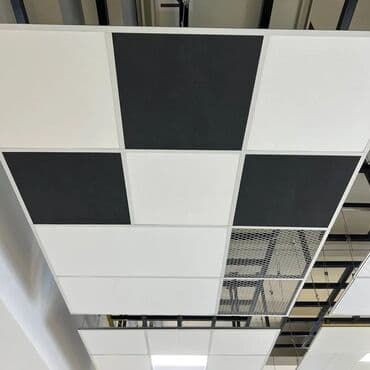 натижной потолок: Потолочные плиты на основе стекловолокна, акустические в чёрном и — 4