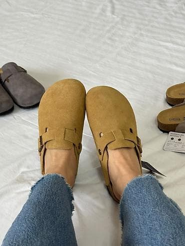 Замшевые сабо Birkenstock, модель Boston. Описание: - Верх из