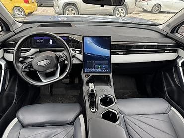 ауди 2022: Кроссовер (синий металлик, контрастная чёрная крыша) Основные — 9