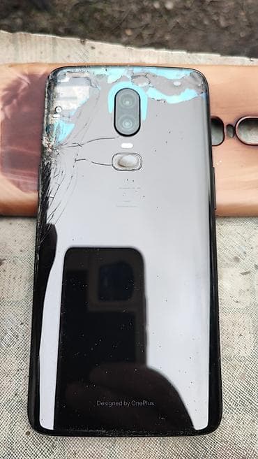 галакси с 9: OnePlus 6 — 2