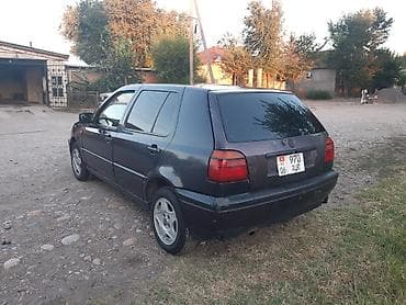 Унаа сатуу: Volkswagen Golf: 1992 г., 1.8 л, Кол менен иштөөчү, Бензин, Хетчбек — 2