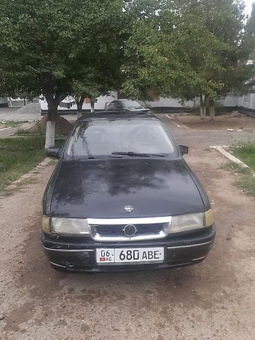 70 сом: Opel Vectra: 1992 г., 1.6 л, Кол менен иштөөчү, Бензин, Седан — 2