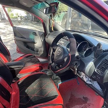 Продажа авто: Honda Fit: 2002 г., 1.3 л, Автомат, Бензин, Хэтчбэк — 5