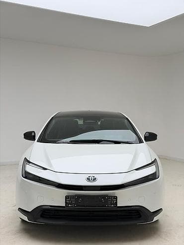Toyota Prius: 2023 г., 2 л, Вариатор, Гибрид, Лифтбек