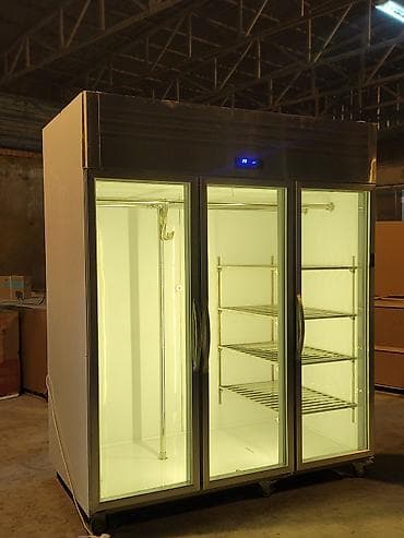 Трёхдверный холодильный шкаф-витрина для коммерческого использования