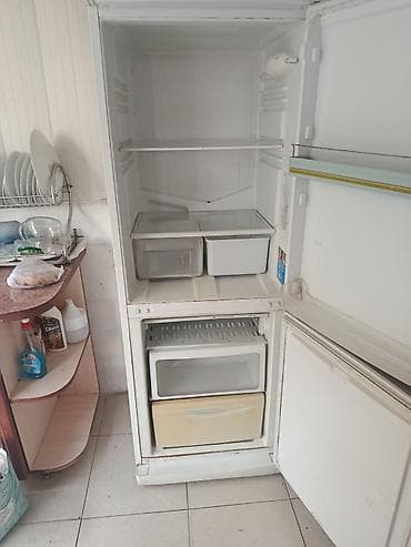 fire maple: Холодильник Indesit, Б/у, Двухкамерный — 2