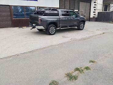 Toyota Тундра: 2021 г., 5.7 л, Автомат, Бензин, Пикап — 3