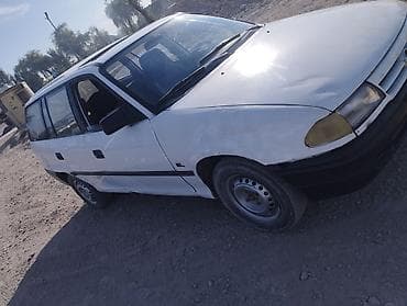 Транспорт: Opel Astra: 1993 г., Механика, Бензин, Универсал — 2