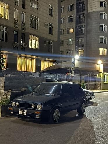 Volkswagen Golf: 1989 г., 2 л, Механика, Бензин, Хэтчбэк