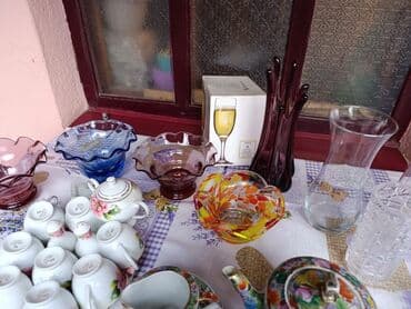 мир посуды: Большой набор разнообразной посуды для кухни, включающий фарфоровый — 3