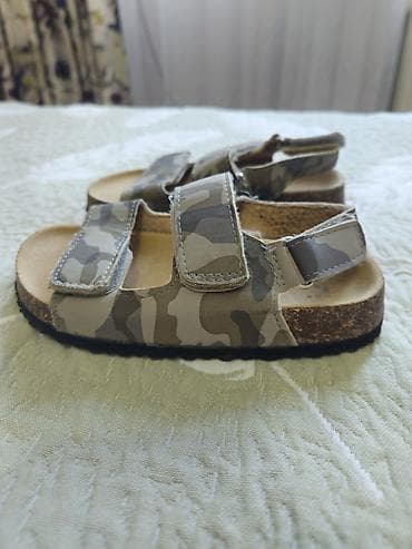 Детские сандалии Primark - Размер: EUR 24 (UK/IRL 7, USA 8) — указан