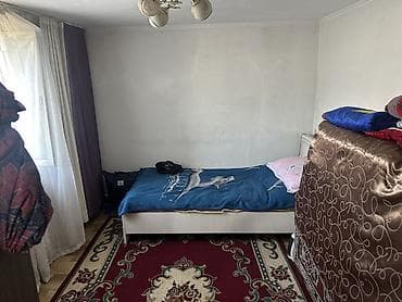 Үйлөр: 🏡 Продается 4-комнатный дом в ж/м Ак-Босого! 📐 Площадь дома: 98 м² 🌿 — 9