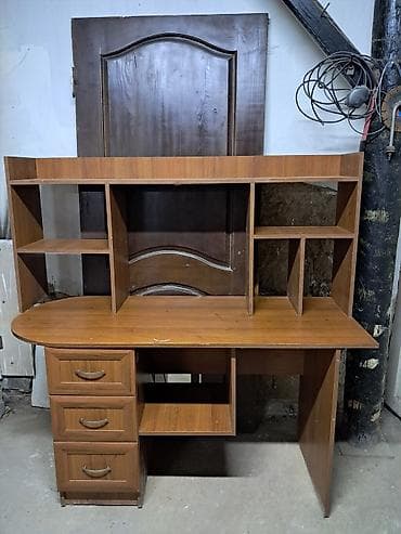 компютерный столы: Компьютерный стол, С полками — 2