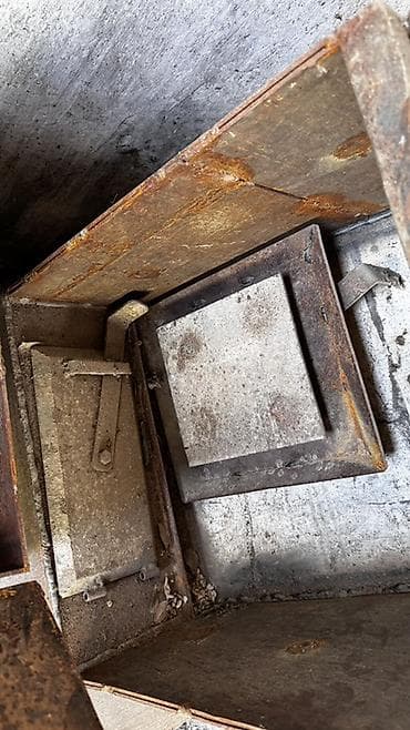 Металлическая печь-буржуйка с дымоходом - Материал: сталь/листовой