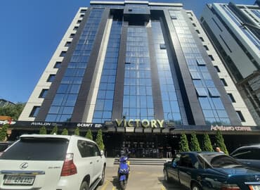 продаю в связи переездом: Ижарага берем Офистик, 444 м², Бизнес борборунда — 1