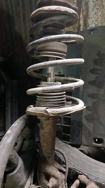 аламединское ущелье: Передний амортизатор, Передняя пружина амортизатора, Комплект амортизаторов Nissan 2004 г., Б/у, Оригинал, Япония — 1