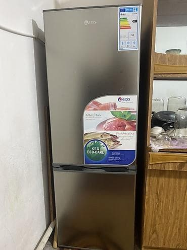 Переносные плиты: Холодильник KEG (серия ECO-CARE), двухкамерный, серебристый. Основные — 1