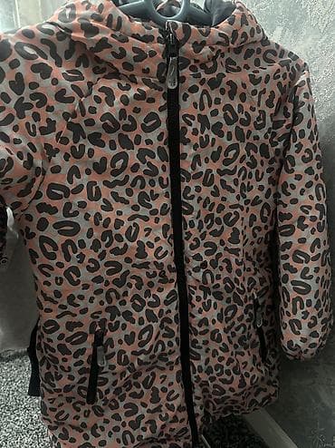 Куртка б/у состояние отлично рост 140 см розовый серый