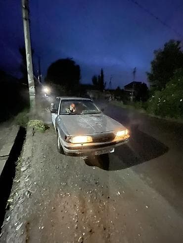впускной клапан: Toyota Camry: 1987 г., Механика, Бензин, Седан — 5