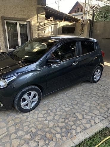 camri 55: Chevrolet Spark: 2017 г., Автомат, Бензин, Хэтчбэк — 3