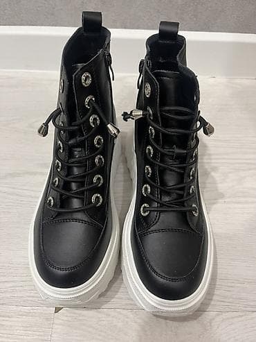 обувь на платформе: Женские ботинки на массивной платформе - Цвет: черный верх, белая — 2