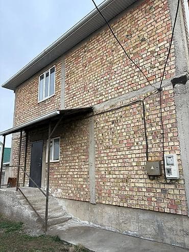 дома барачного типа: Продается двухэтажный кирпичный дом с металлической крышей и — 4
