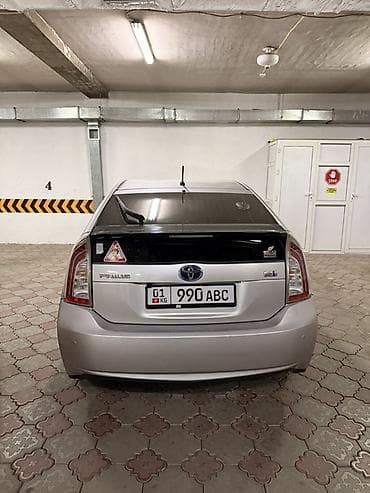 byd e2 2023: Toyota Prius: 2013 г., 1.8 л, Вариатор, Гибрид, Хэтчбэк — 4