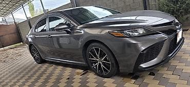 Toyota Camry: 2022 г., 2.5 л, Автомат, Бензин, Седан — 3