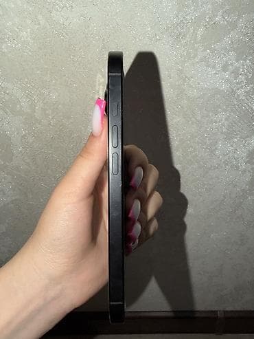 iphone d: IPhone 16 Pro, Б/у, 128 ГБ, Black Titanium — 3