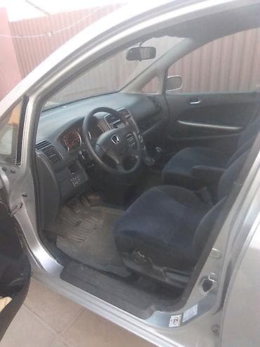 машина стрим: Honda Stream: 2002 г., Минивэн — 3