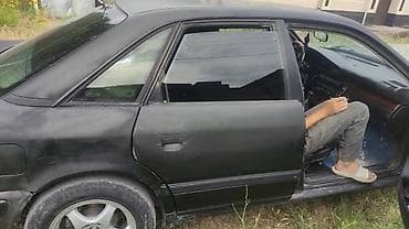 Унаа: Audi 100: 1992 г., 2.3 л, Кол менен иштөөчү, Газ, Седан — 3