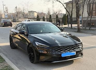 hyundai tuscon: Стильный бизнес-седан черного цвета с эффектным дизайном и богато — 1