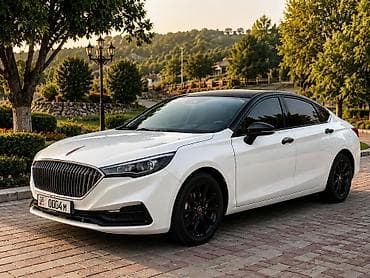 geely preface: Hongqi H5, белый седан бизнес-класса. 1.8 турбо. На проставках — 6