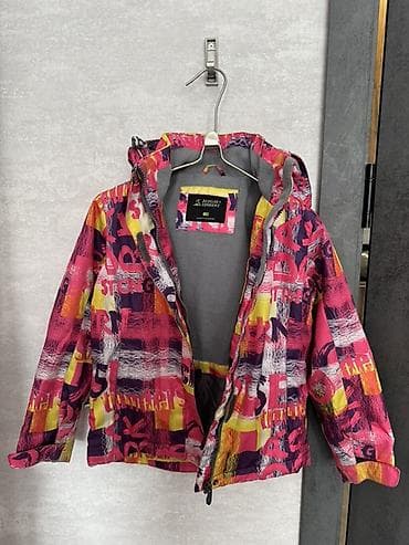 Балдардын кийим-кечелери жана бут кийимдери: Яркая детская демисезонная куртка с капюшоном. 8-9 лет - Цвет/принт — 2