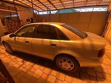 aud: Audi A4: 1995 г., 1.8 л, Автомат, Бензин, Седан — 4