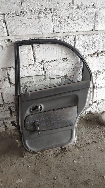 mazda 623: Дверь Комплект Mazda — 5