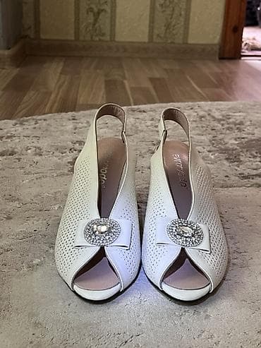 crocs 40: Женские открытые туфли-босоножки молочного цвета. КОЖА. ЕВРОМОДА. - — 3