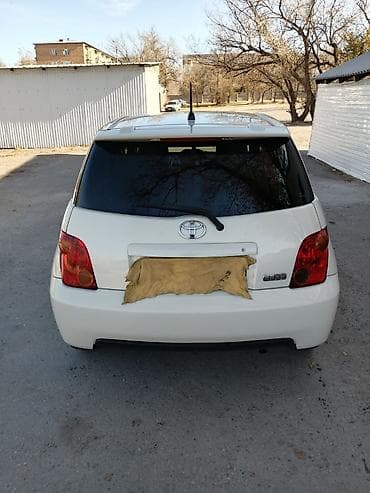 Toyota Ist: 2004 г., 1.3 л, Автомат, Бензин, Хэтчбэк — 2