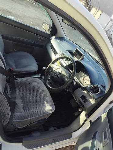 lexus 500: Mazda Demio: 2004 г., 1.3 л, Бензин, Хэтчбэк — 3