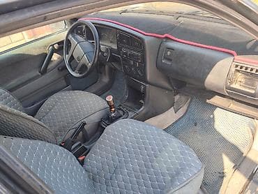 step wgn: Volkswagen Passat: 1989 г., 1.8 л, Механика, Бензин, Седан — 5