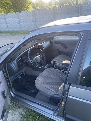 карбиратор на пассат: Volkswagen Passat Variant: 1991 г., Кол менен иштөөчү, Универсал — 4