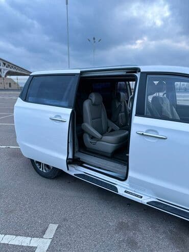 Продажа авто: Kia Carnival: 2018 г., 2.2 л, Автомат, Дизель, Минивэн — 7