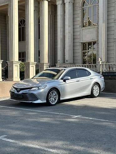 jac js6: Toyota Camry: 2019 г., 2.5 л, Автомат, Гибрид, Седан — 4
