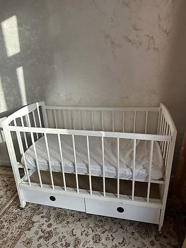 Детская кроватка-манеж, белая - Классическая конструкция с at lalafo.kg Детская кроватка-манеж, белая - Классическая конструкция с