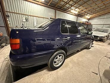 авто лизинк бишкек: Volkswagen Vento: 1993 г., 1.8 л, Кол менен иштөөчү, Бензин, Седан — 9