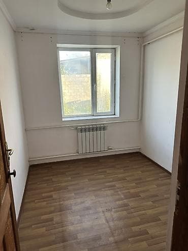 продаю дом кирком: Сдается Дом 🏠 на долгий срок только семейным Адрес: Ак ордо 3 не — 6